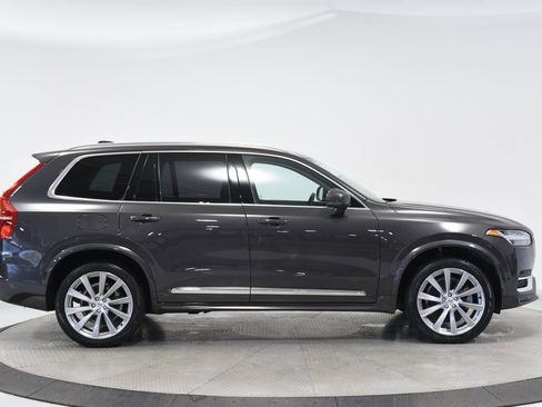 Used 2023 Volvo XC90 B6 Plus image 11