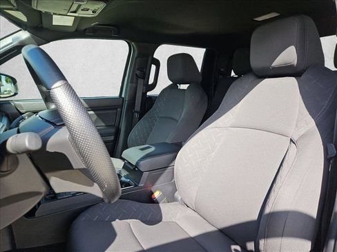 Used 2025 Toyota Tacoma SR5 AWD/4WD image 15