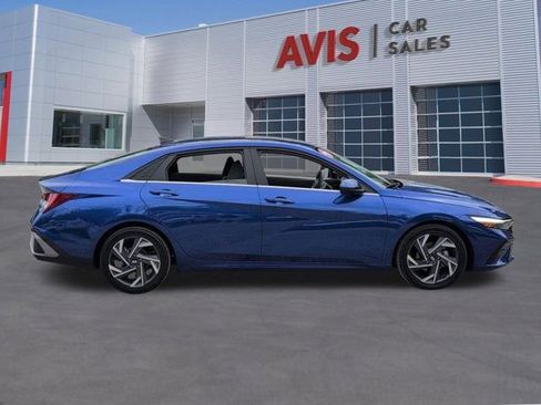 Used 2025 Hyundai Elantra SEL FWD image 5