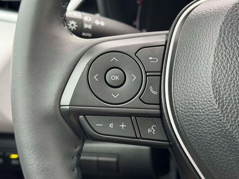 Used 2025 Toyota Corolla SE w/ SE Premium Package image 22