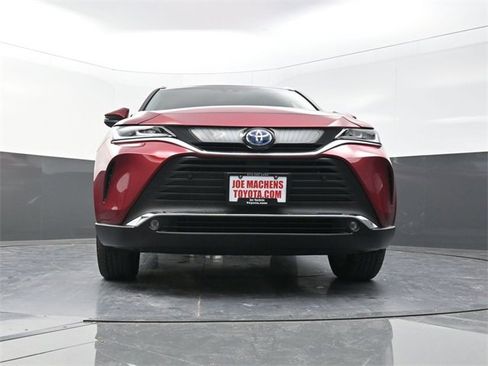Used 2024 Toyota Venza XLE image 28