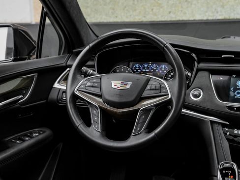 Used 2017 Cadillac XT5 Platinum AWD/4WD image 23