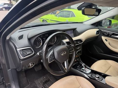 Used 2018 INFINITI QX30 AWD w/ Cargo Package image 11