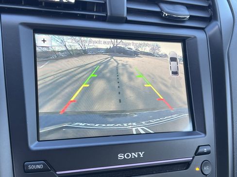 Used 2018 Ford Fusion Titanium image 23