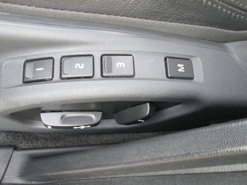 Used 2017 Volvo V60 T5 Premier w/ Convenience Package image 47