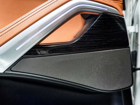 Used 2024 BMW X6 xDrive40i w/ Executive Package image 11