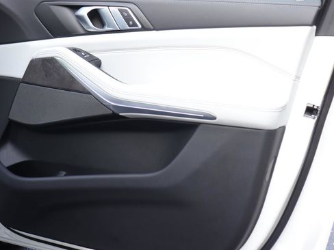 Certified 2024 BMW X5 xDrive40i w/ Premium Package image 19