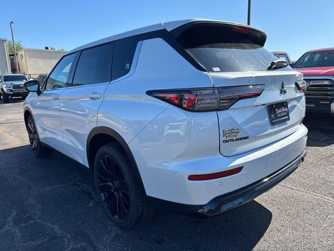 New 2026 Mitsubishi Outlander LE FWD image 6