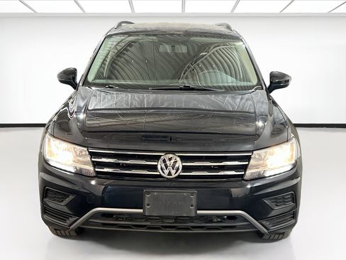 Used 2020 Volkswagen Tiguan S image 2