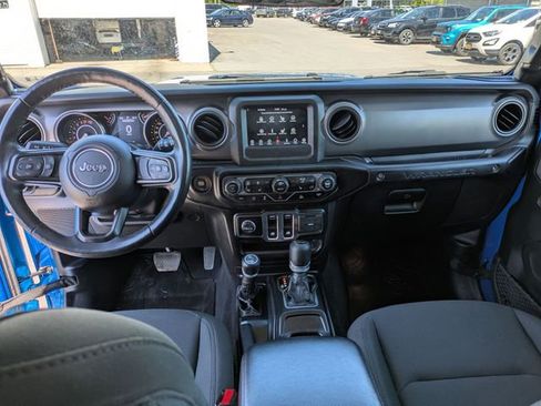 Used 2022 Jeep Wrangler Sport AWD/4WD image 16