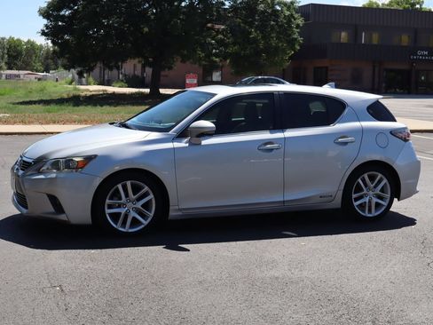 Used 2015 Lexus CT 200h w/ Navigation Package FWD image 10