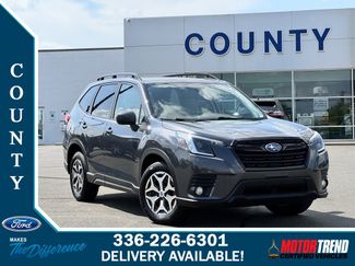 Used 2022 Subaru Forester Premium image 1