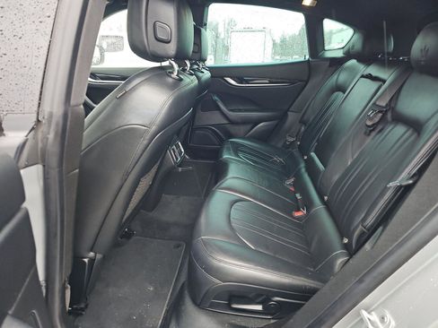 Used 2017 Maserati Levante image 9