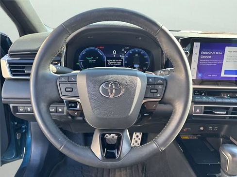 Used 2025 Toyota Camry XSE FWD image 17