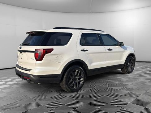 Used 2018 Ford Explorer Sport image 4