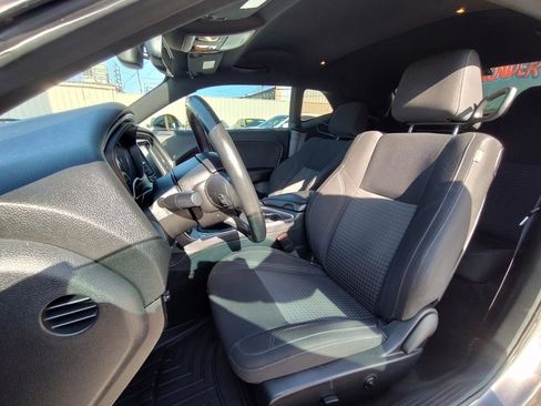 Used 2015 Dodge Challenger R/T w/ Quick Order Package 22B R/T RWD image 17