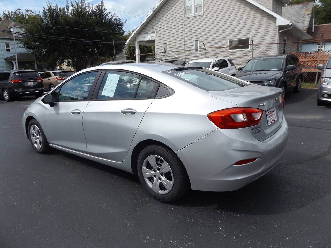 Used 2017 Chevrolet Cruze LS FWD image 10