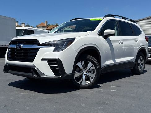 Used 2025 Subaru Ascent Premium AWD/4WD image 2