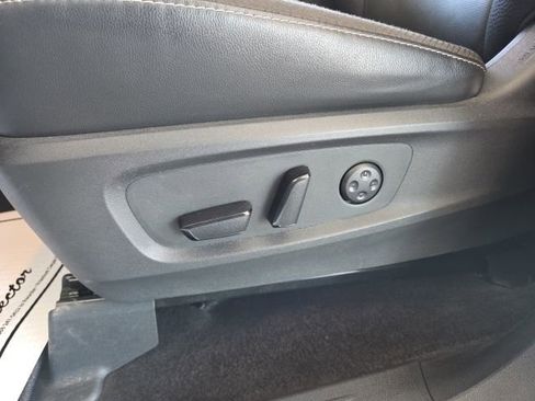 Used 2023 Nissan Pathfinder SL image 46