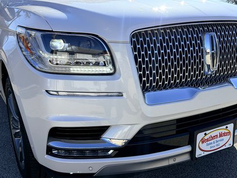 Used 2018 Lincoln Navigator L Reserve w/ Technology Package image 10