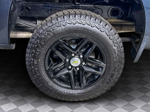 Used 2020 Chevrolet Silverado 1500 Custom Trail Boss w/ Custom Convenience Package image 32
