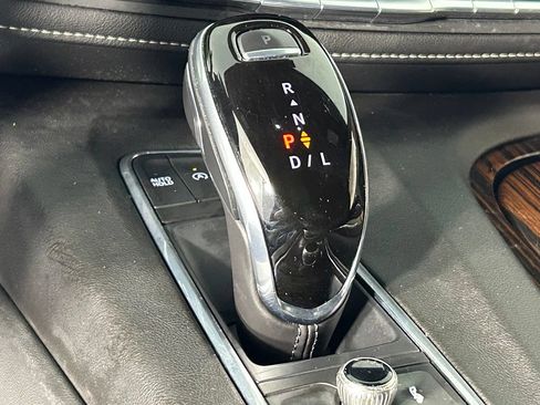 Used 2021 Cadillac Escalade Luxury AWD/4WD image 26