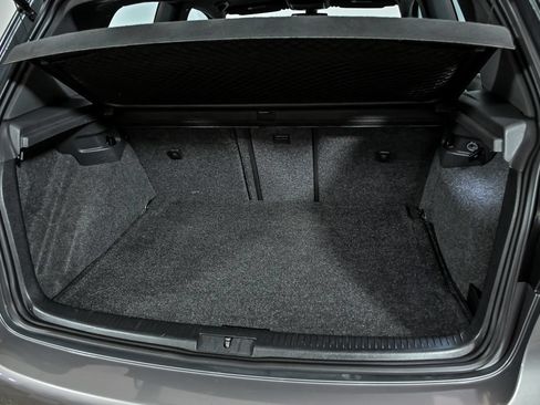 Used 2008 Volkswagen R32 AWD/4WD image 9