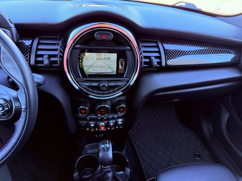 Used 2018 MINI Cooper S image 22