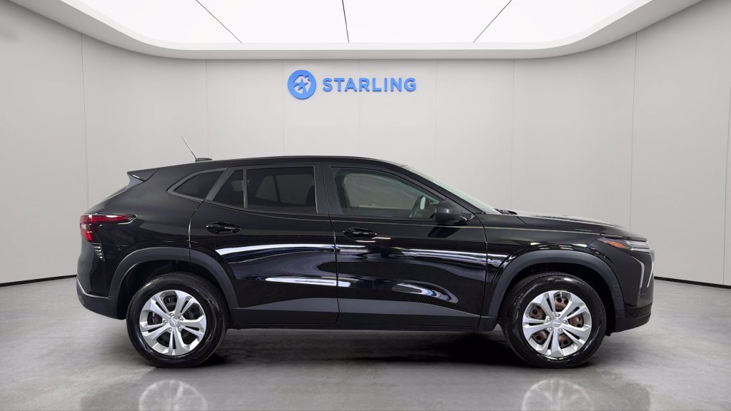 Certified 2024 Chevrolet Trax LS FWD image 12
