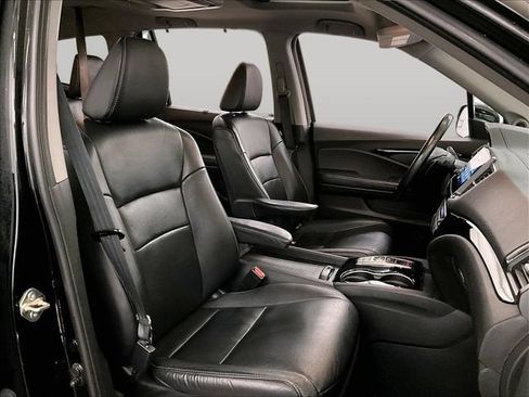 Used 2020 Honda Pilot Touring image 8