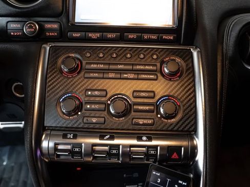 Used 2010 Nissan GT-R Premium image 32