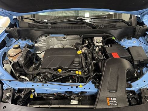 Used 2024 Chevrolet Trax RS w/ Sunroof Package FWD image 27