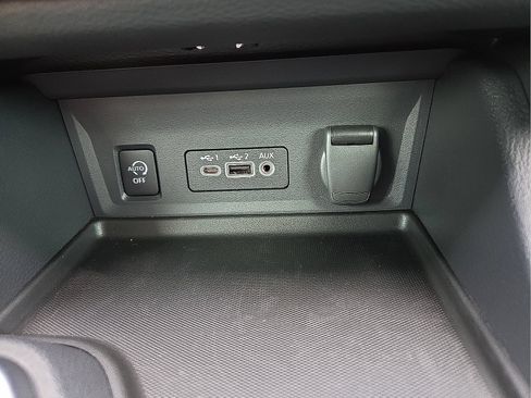 Used 2025 Nissan Sentra SR FWD image 45