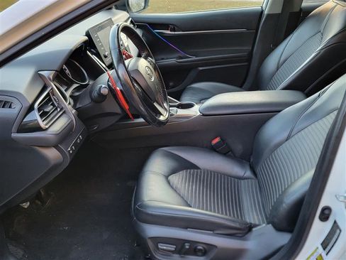 Used 2021 Toyota Camry SE FWD image 9