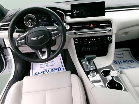 Used 2025 Genesis G70 2.5T RWD image 11