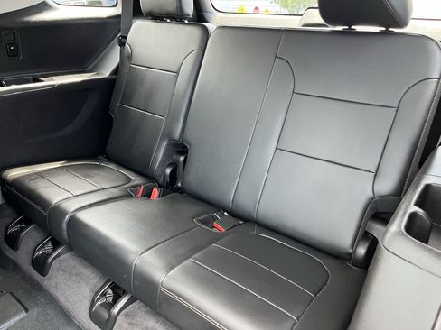 Used 2019 Chevrolet Traverse LT w/ LT Premium Package AWD/4WD image 20