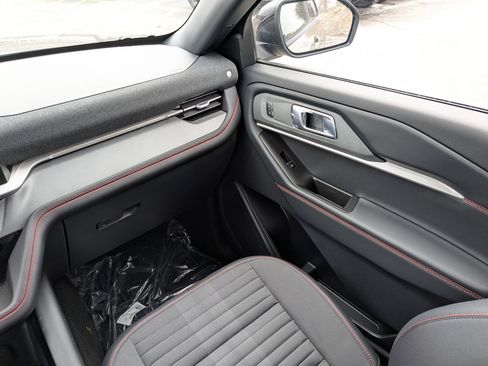 New 2026 Ford Explorer ST-Line image 21