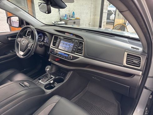 Used 2018 Toyota Highlander XLE image 56