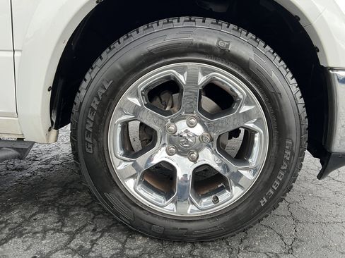 Used 2013 RAM 1500 Laramie w/ Convenience Group image 11