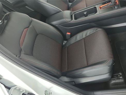 Used 2025 Nissan Kicks SR AWD/4WD image 30