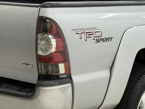 Used 2012 Toyota Tacoma 4x4 Access Cab V6 w/ TRD Sport Pkg image 10