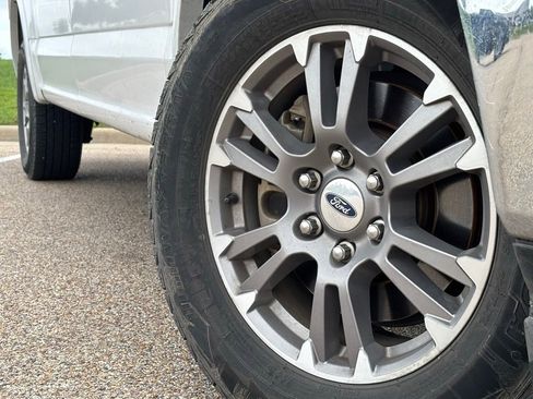 Used 2020 Ford F150 Lariat RWD image 2