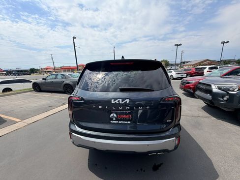 Used 2024 Kia Telluride EX w/ EX Captain's Chair Package AWD/4WD image 5
