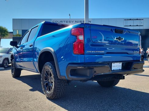 Used 2023 Chevrolet Silverado 1500 ZR2 w/ Technology Package image 6