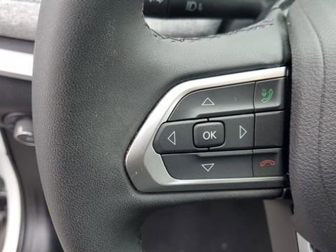 Certified 2024 Jeep Compass Latitude image 8