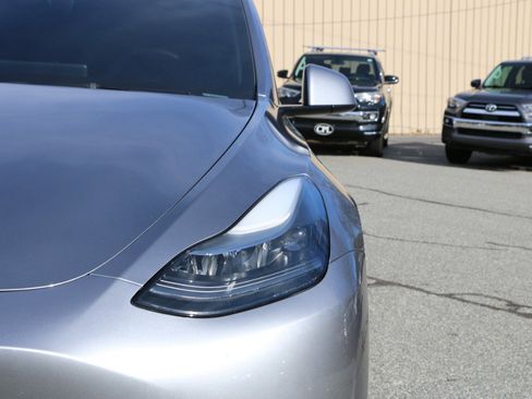 Used 2024 Tesla Model Y Performance image 13