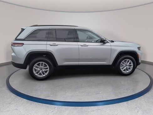 New 2025 Jeep Grand Cherokee Laredo X image 4