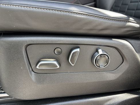 Used 2022 Cadillac Escalade Sport Platinum image 21