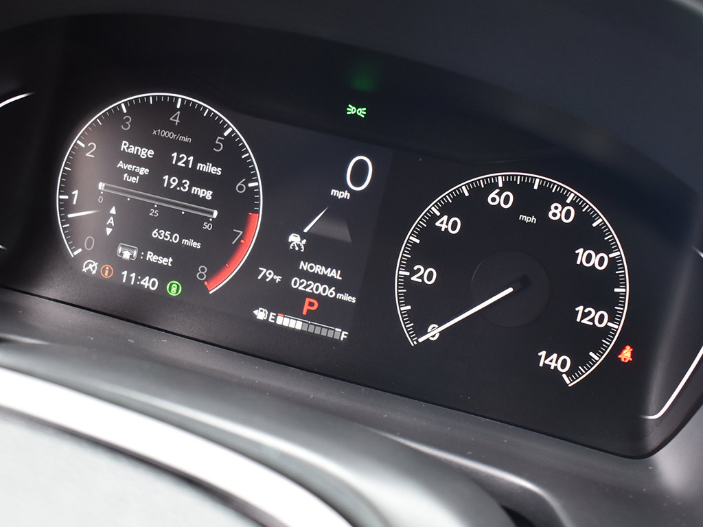 Used 2025 Honda Pilot TrailSport image 13