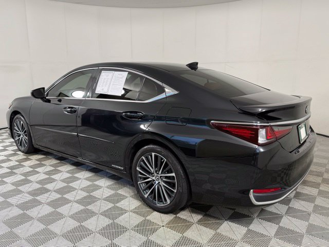 Used 2022 Lexus ES 300h w/ Premium Package FWD image 4